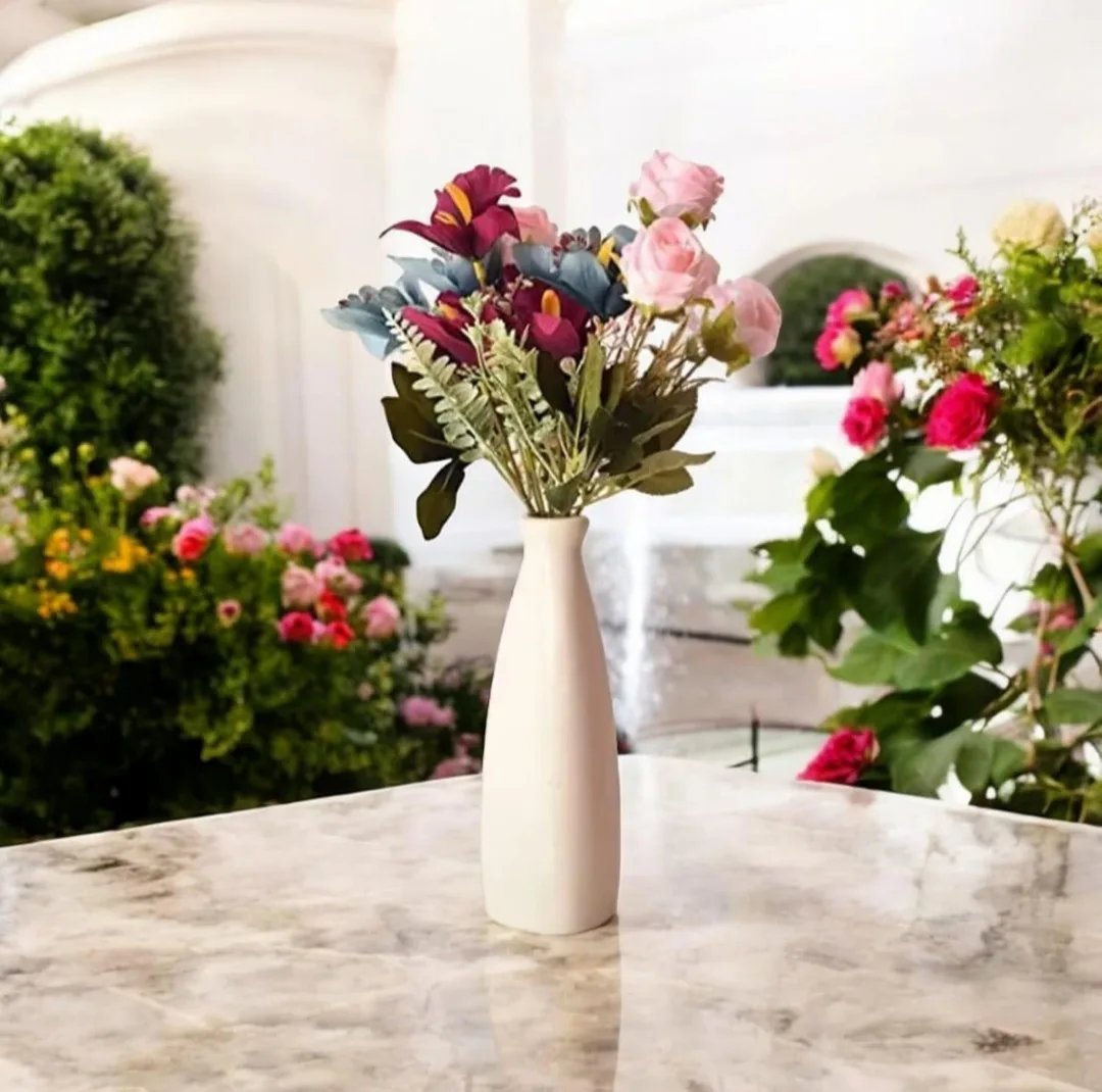 Elegant Ivory Ceramic Vase - Image 5